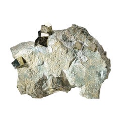 Echte Pyritwürfel auf Basalt aus Navajun, Spanien (13 lbs)