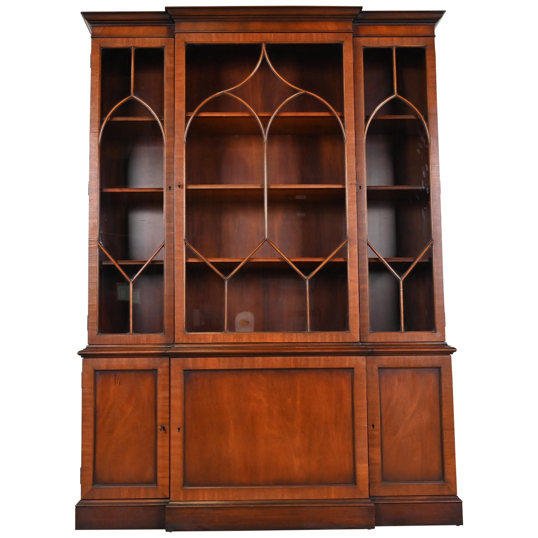 Kittinger Georgian Carved Mahogany Breakfront Bookcase Cabinet, Circa 1960s For Sale