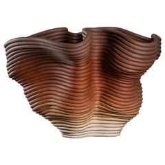 Zeitgenössische Vase aus Steinzeug mit natürlichem Farbübergang 