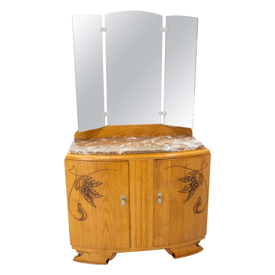 1903 Marvel Bevelled Three Mirror Oak Vanity For Sale at 1stDibs