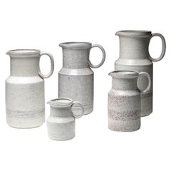 Set di cinque diverse brocche in ceramica di Alessio Tasca, Italia, anni '70