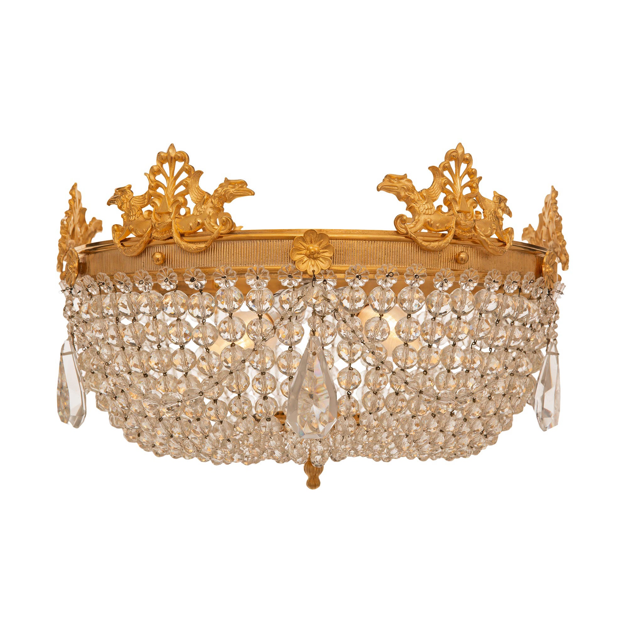 Französischer Plafonnier-Kronleuchter aus Goldbronze und Kristall im Louis-XVI-Stil des 19. Jahrhunderts im Angebot