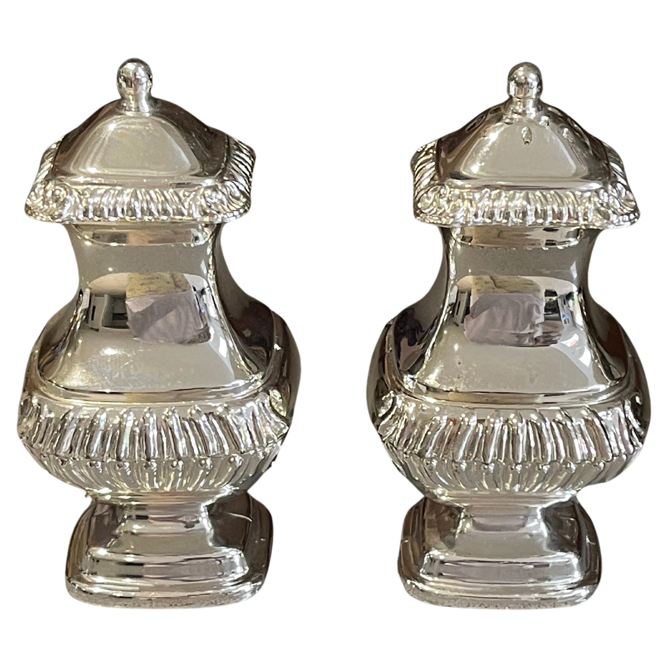 Antique Silver Salt Shaker Rococo Style, Pair of Decorative Pepper Shaker Sale  For Sale