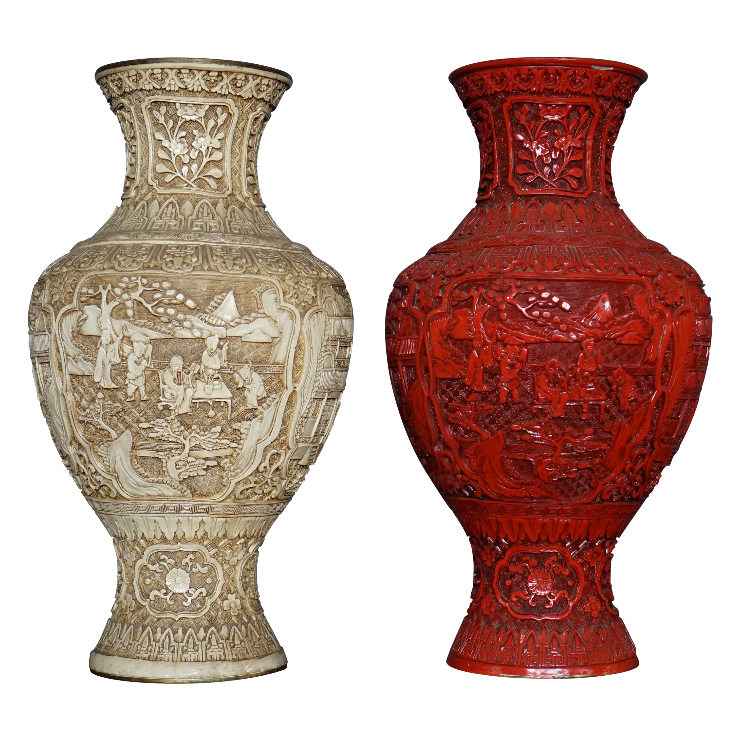 Paar große chinesische, lackierte Cinnabar-Vasen in Weiß und Rot 