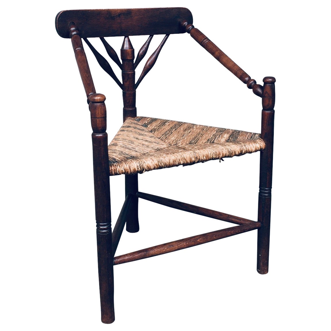 1930er Jahre Artisan Made Monk Modell Dreibeiniger Beistellstuhl