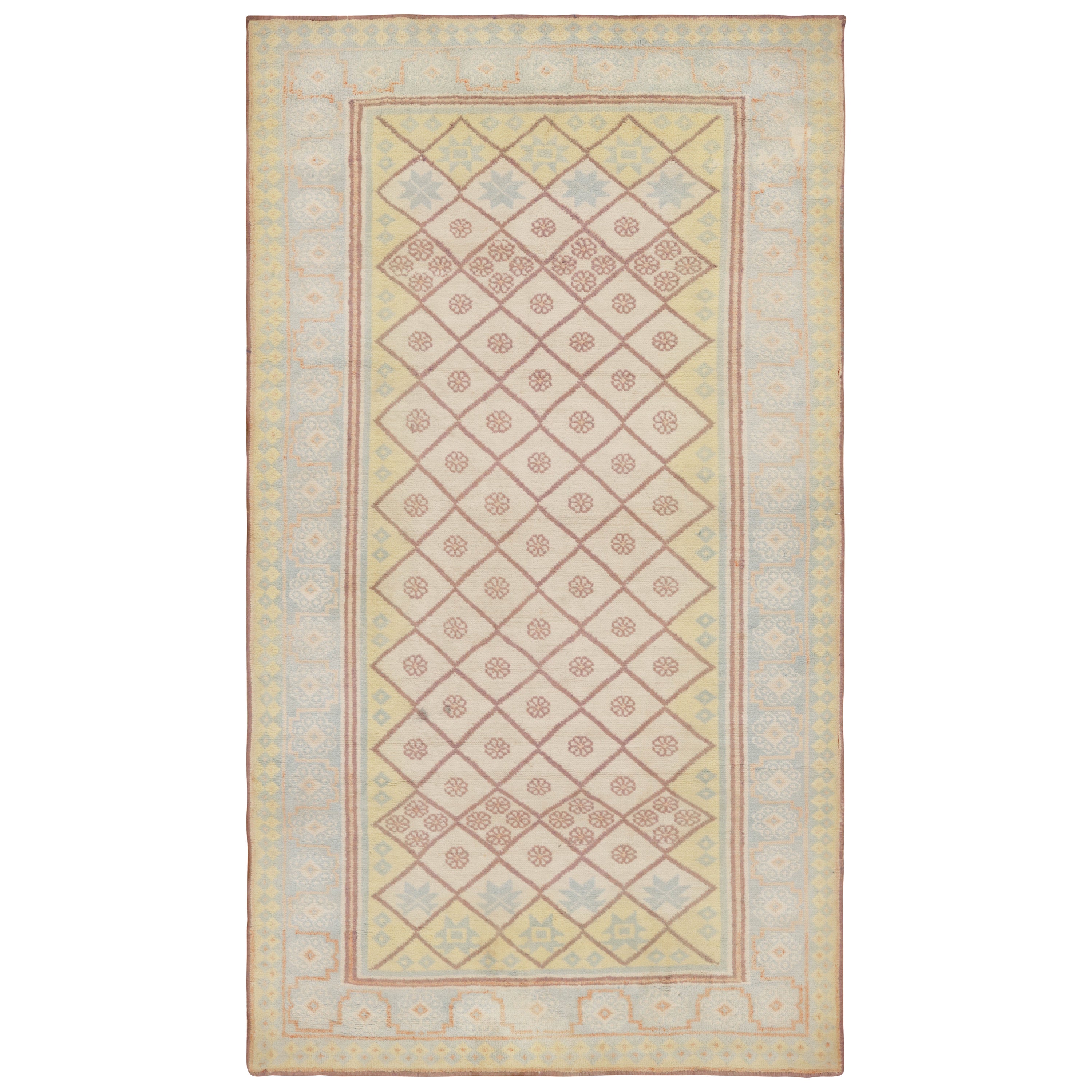 Antiker Agra-Teppich in Cremetönen mit Gitter- und Blumenmustern, von Rug & Kilim