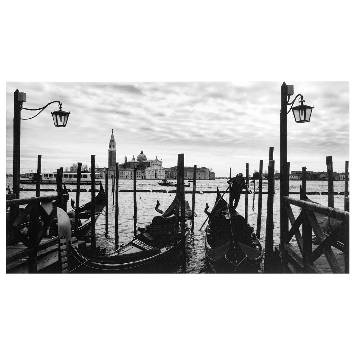 Italienische Fotografie „Gondola Parking“ im Angebot