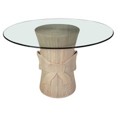 Table trompe-l'œil style Gabriella Crespi en rotin fendu avec plateau en verre