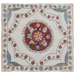Coussin de coussin Suzani brodé en soie 19"x21" décoratif, fabriqué en Ouzbékistan