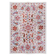 5x6.9 ft Uzbek Suzani Fabric Bed Cover, Embroidered Silk and Cotton Wall Hanging (Housse de lit en tissu Suzani ouzbek, brodée de soie et de coton)