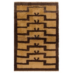 Handgeknüpfter anatolischer Tulu-Teppich mit aufsteigenden Bögen in Senf- und Brauntönen
