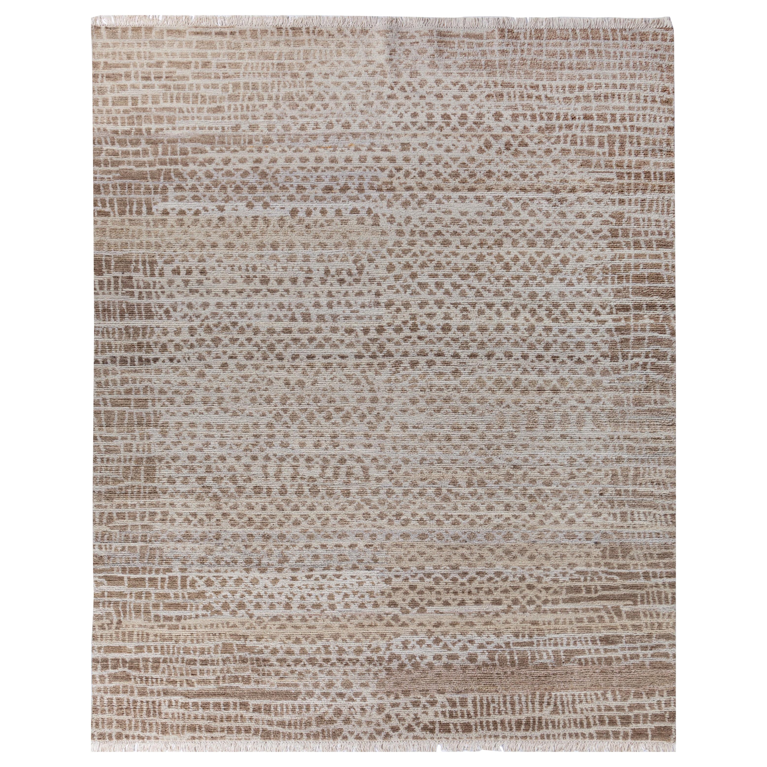Cobblestone Whispers White & Light Peach 240X300 cm Handknotted Rug For Sale