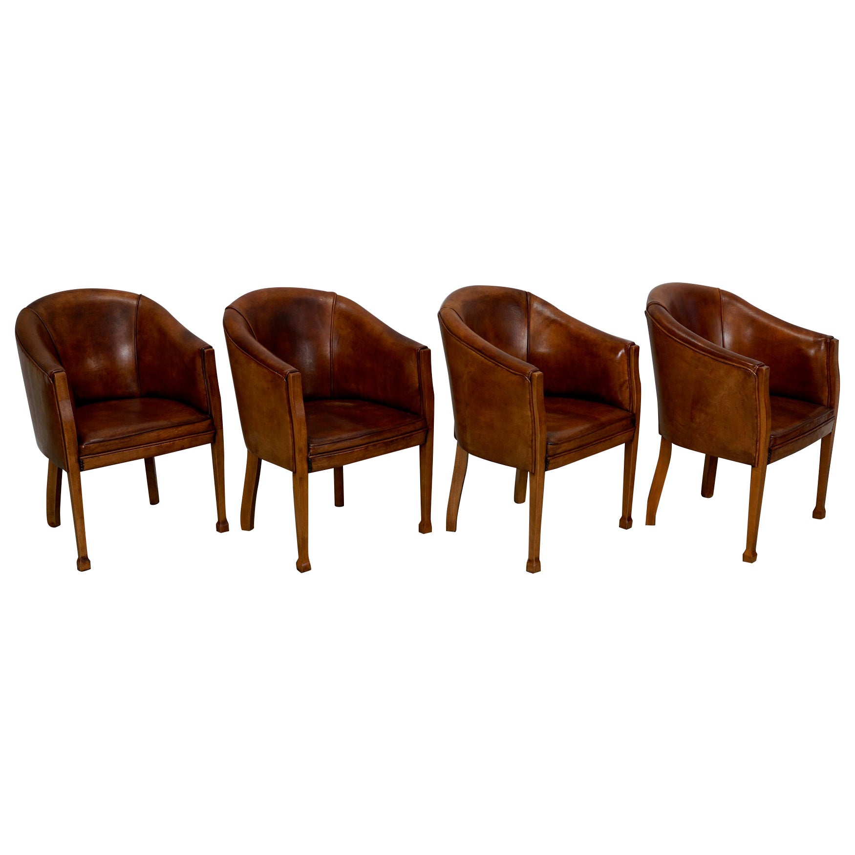 Ensemble de quatre fauteuils club néerlandais en cuir cognac de style Art déco  en vente