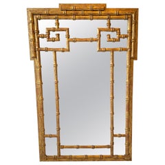 1960's Italian Carved Gilt Wood Greek Key Mirror (Miroir à clé grecque en bois sculpté et doré)