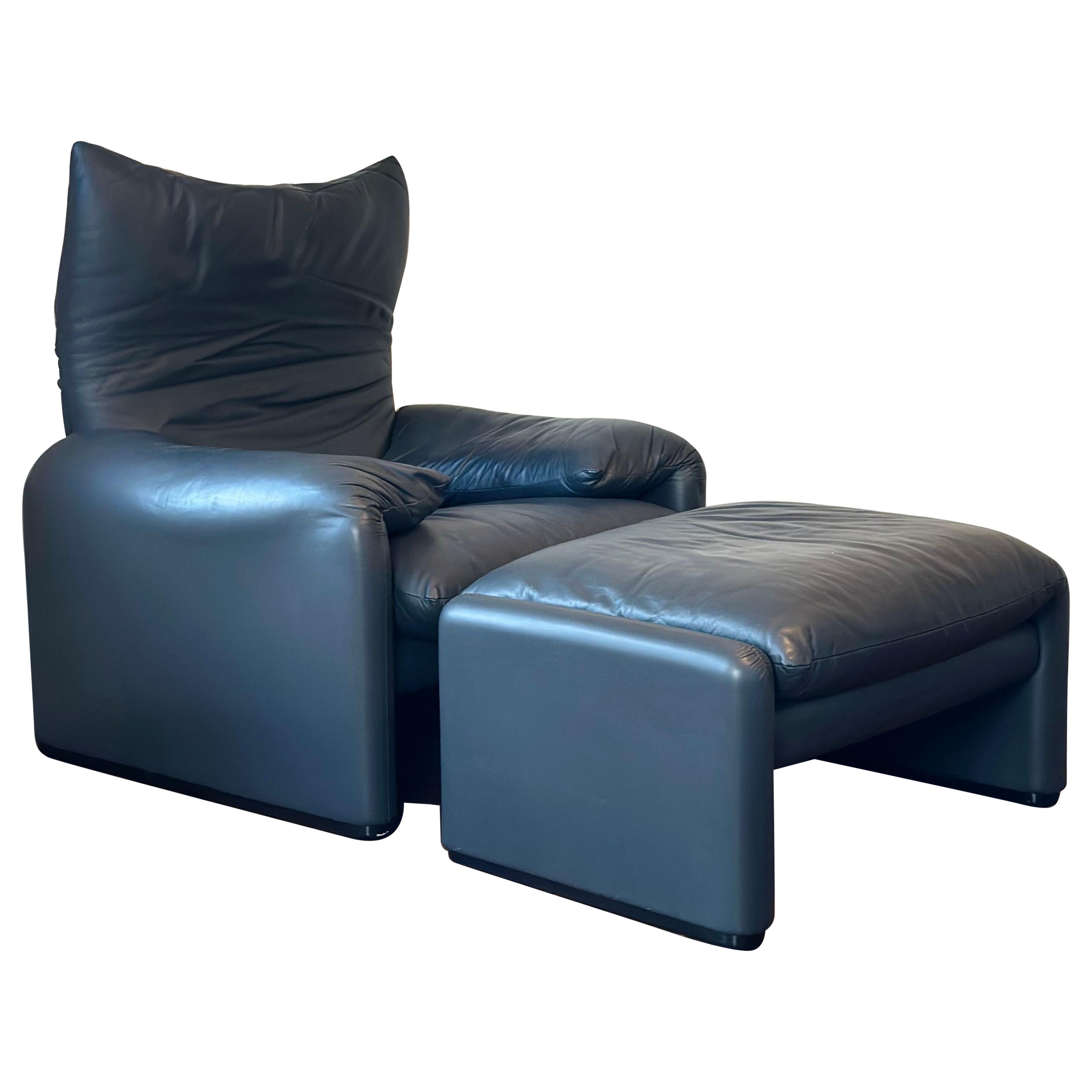 2010 Cassina Vico Magistretti Maralunga Black Leather Chair and Ottoman - a Pair For Sale