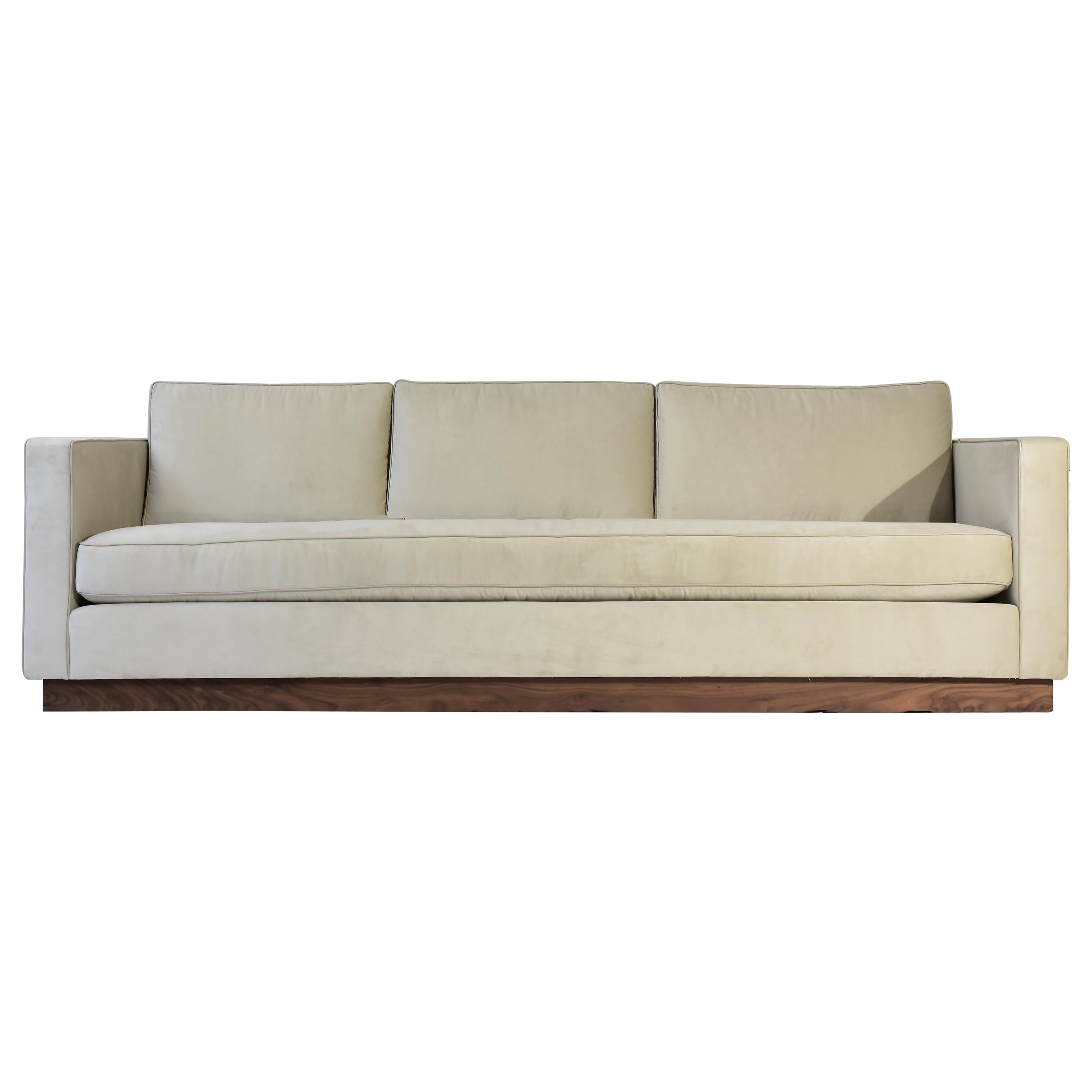 Le Jeune Upholstery Shaker 3-Seat Sofa Showroom Model en vente