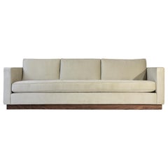 Le Jeune Polsterhocker Shaker 3-sitziges Sofa Showroom-Modell