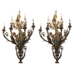 Grandes appliques baroques françaises de 4 pieds de haut, en bronze massif (paire disponible) 