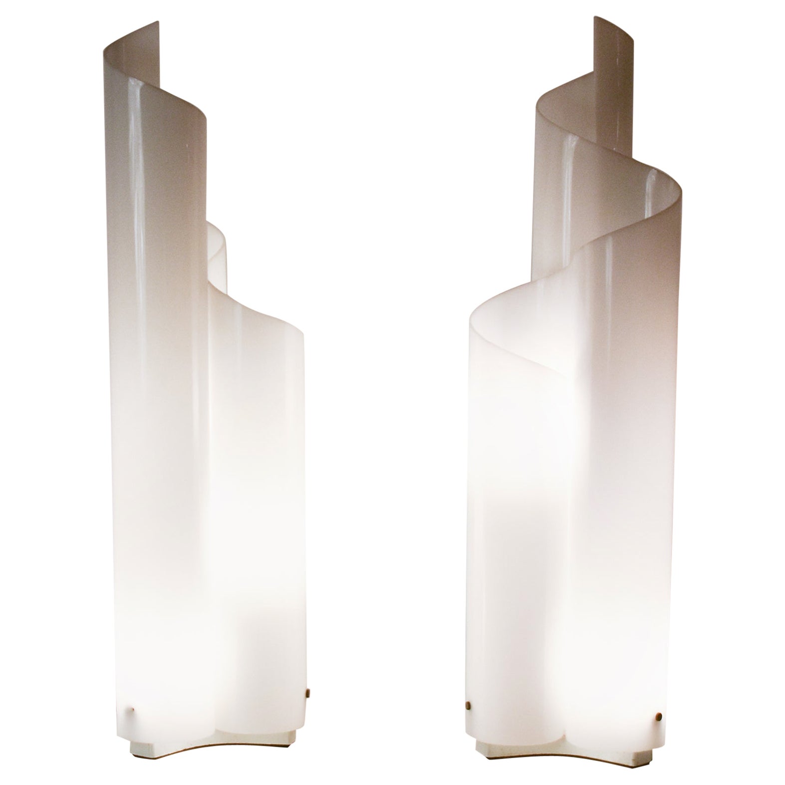  Pair of Mezzachimera Table Lamps by Vico Magistretti for Artemide, 1969 For Sale