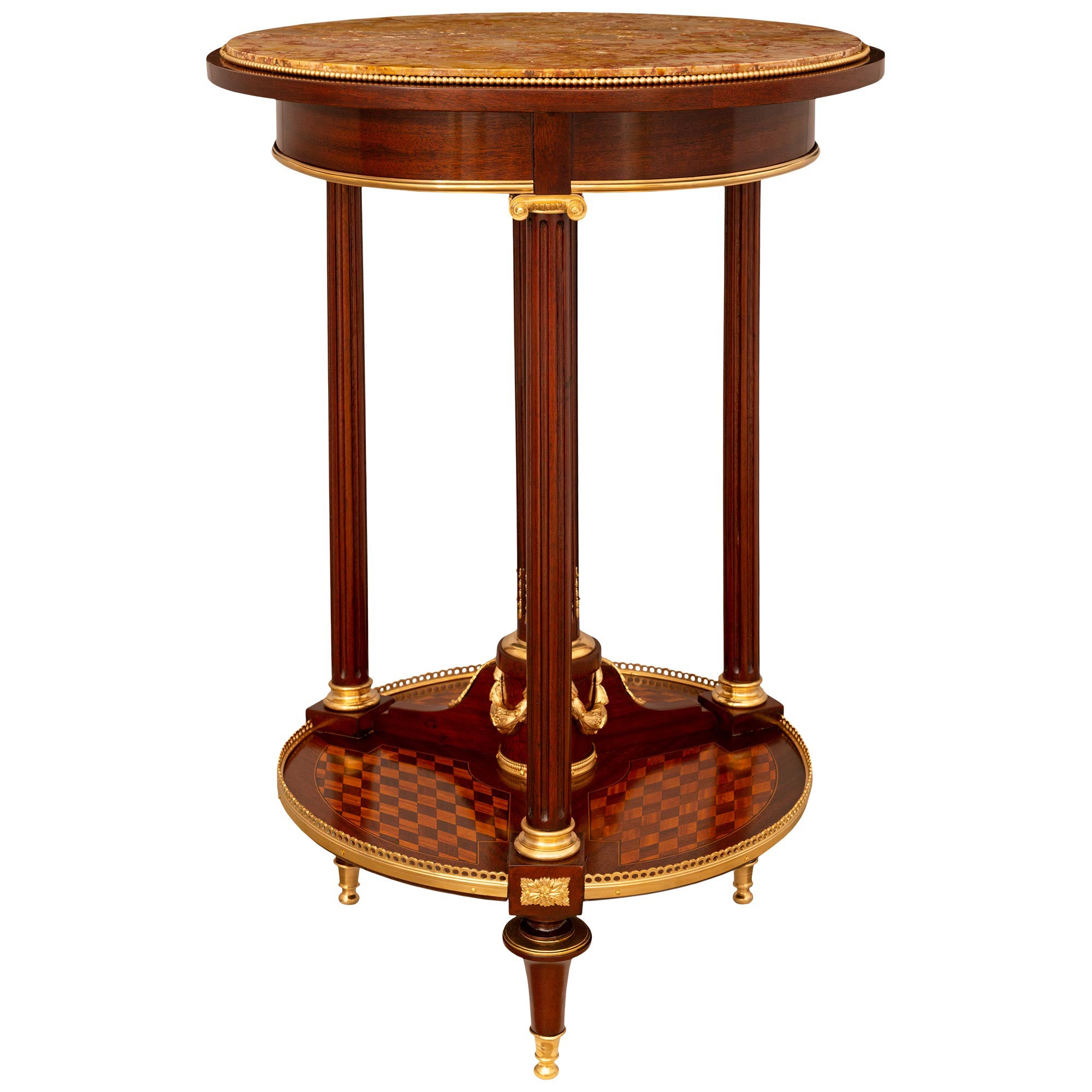 Französischer Louis-XVI-Tisch aus Mahagoni, Tulpenholz, Goldbronze und Marmor, 19. Jahrhundert