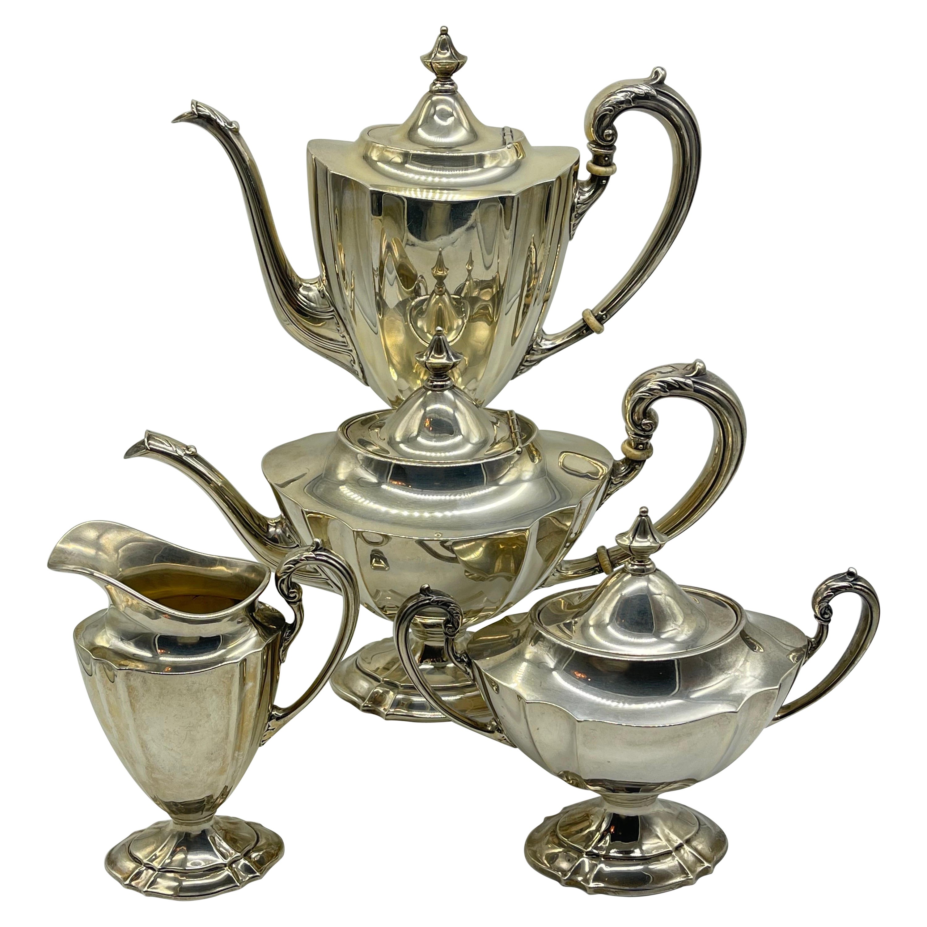 Antiker Tafelaufsatz aus Silber mit Kaffee- und Teekanne, Klassizismus / Empire, internationales Sterling