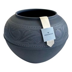 Used Interiors by Wedgwood Rose Midnight 5.5” Bowl