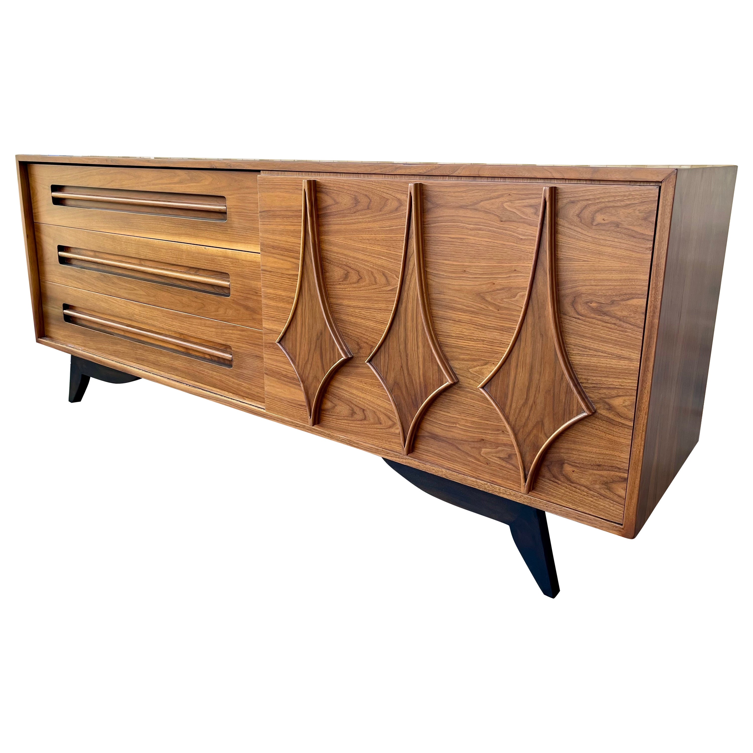 Mid Century Modern Six Drawers Credenza by Young Manufacturing. Circa 1960s For Sale