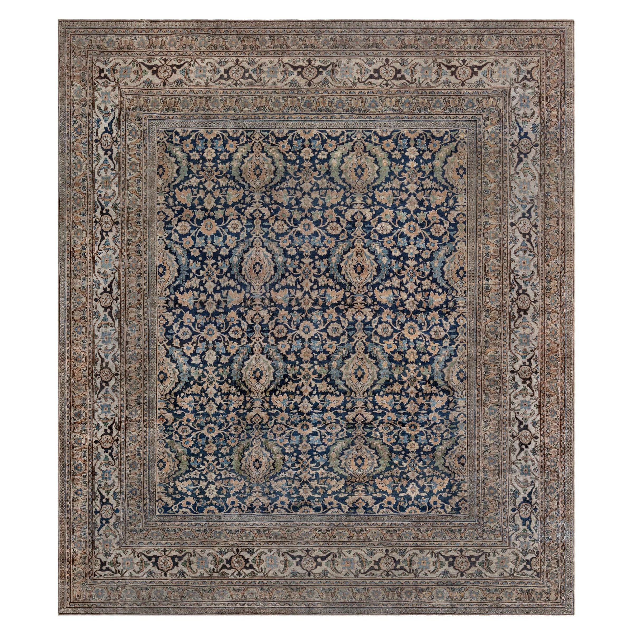 Antiker persischer Meshad-Teppich im Angebot