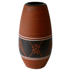Rare, grand et élégant vase de sol en céramique moderne du milieu du siècle dernier, Allemagne, années 1960