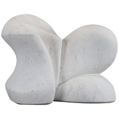 Monumentale abstrakte Skulptur aus Carrara-Marmor von Arturo Di Modica (1941-2021)