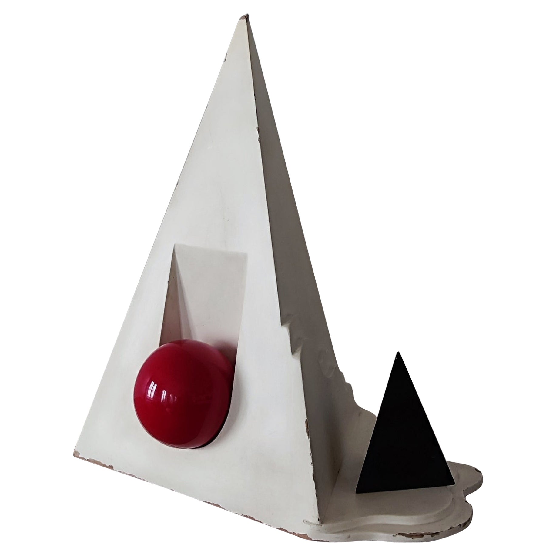 Abstract post modern polychrome pyramid sculpture Memphis 1980, wood - Signed  For Sale