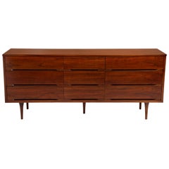 Retro American Mid Century Walnut Nine Drawer Dresser Tapered Legs Hidden Drawer Pulls