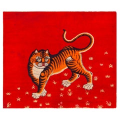 Antiker chinesischer Tigerteppich mit erstaunlichem rotem Hintergrund 6'4" x 5'4"