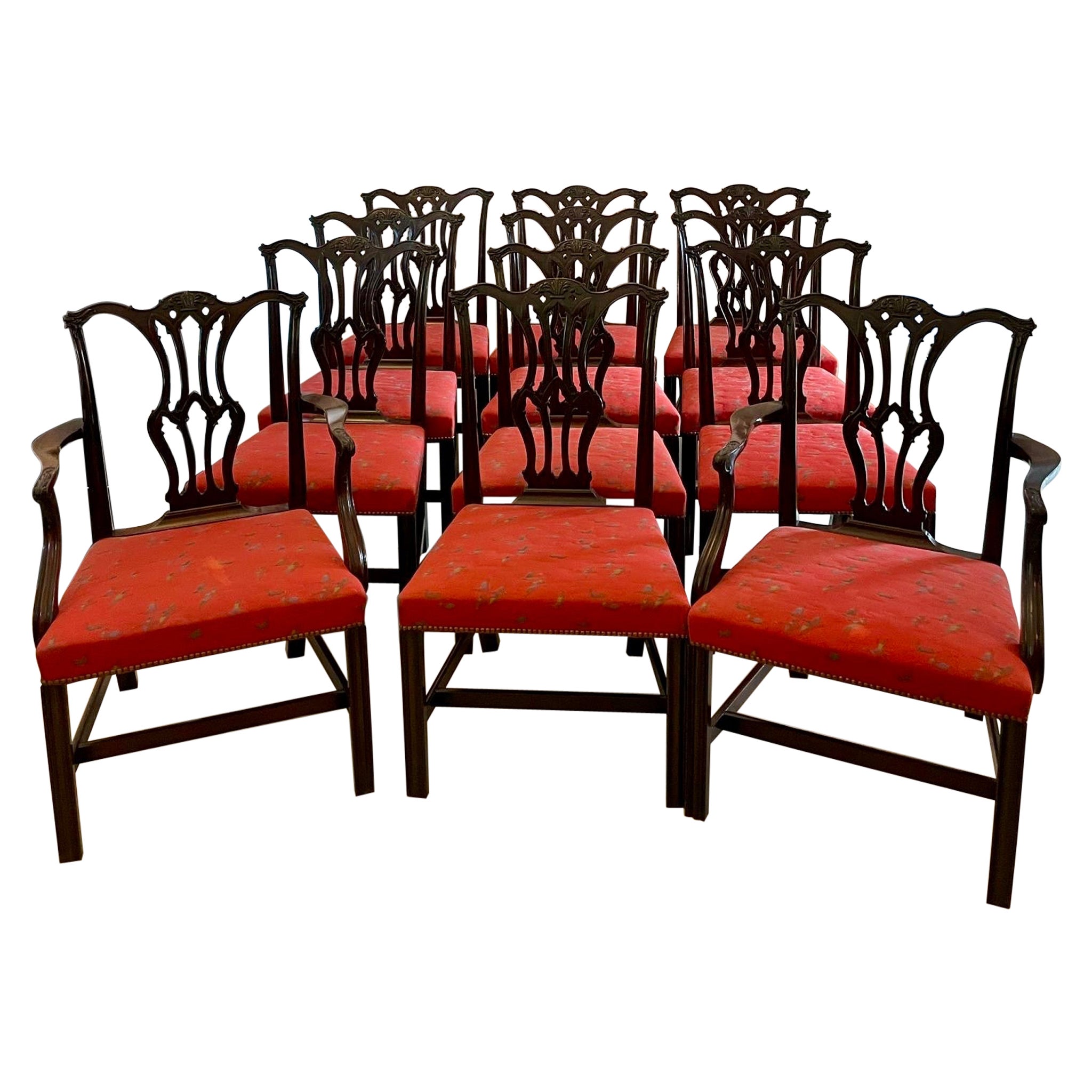 Ensemble de 12 chaises de salle à manger victoriennes anciennes en acajou sculpté 