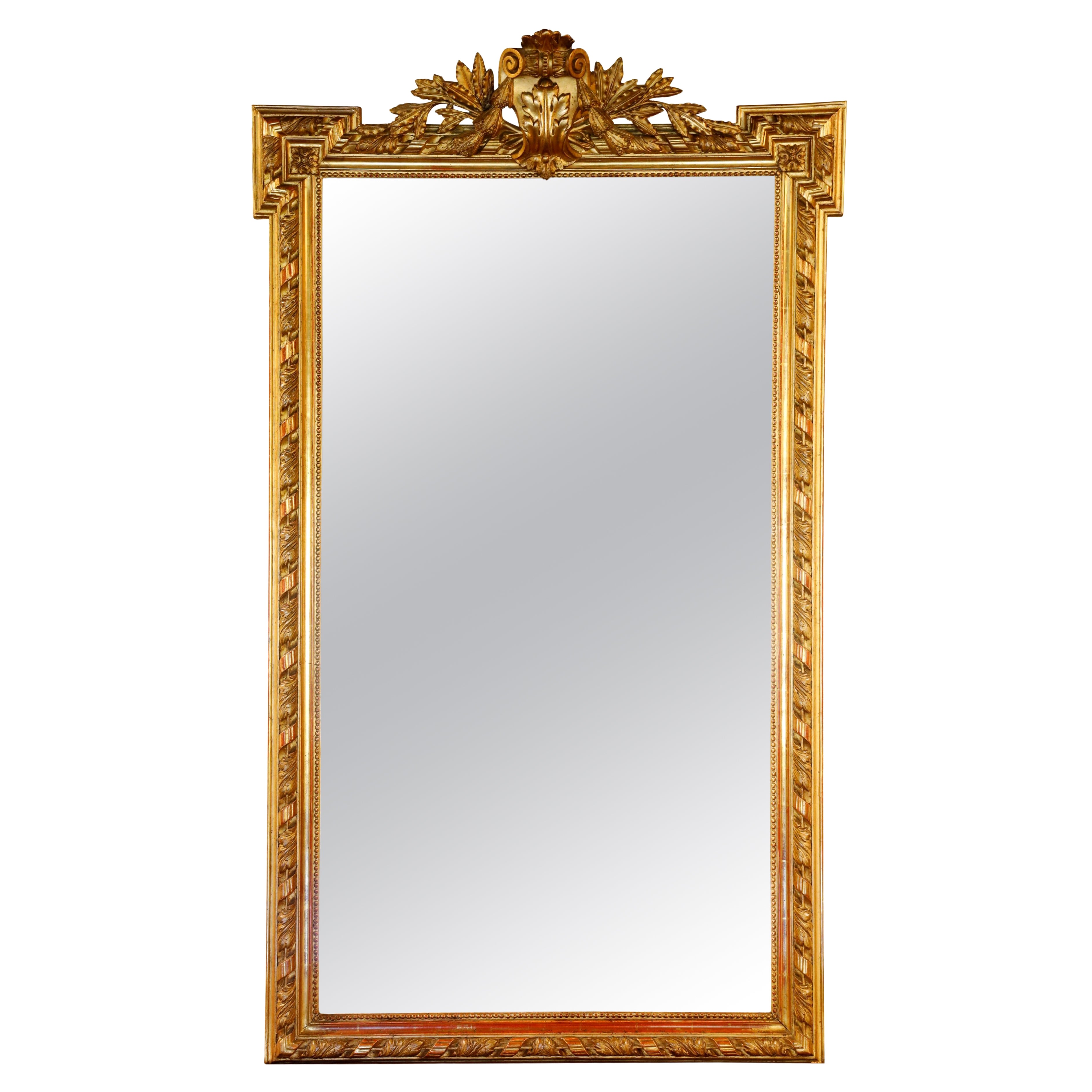Miroir en bois doré français du 19e siècle en vente