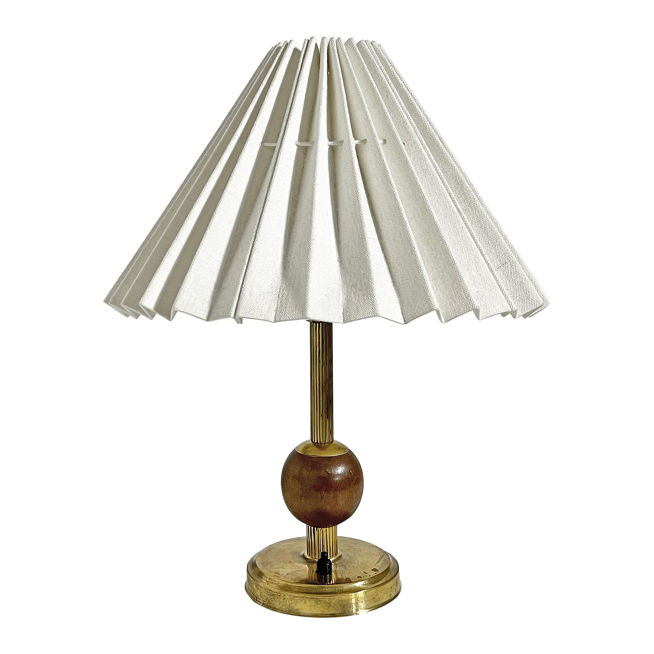 Scandinavian Modern Table Lamp In Brass and Wood ca 1960's For Sale