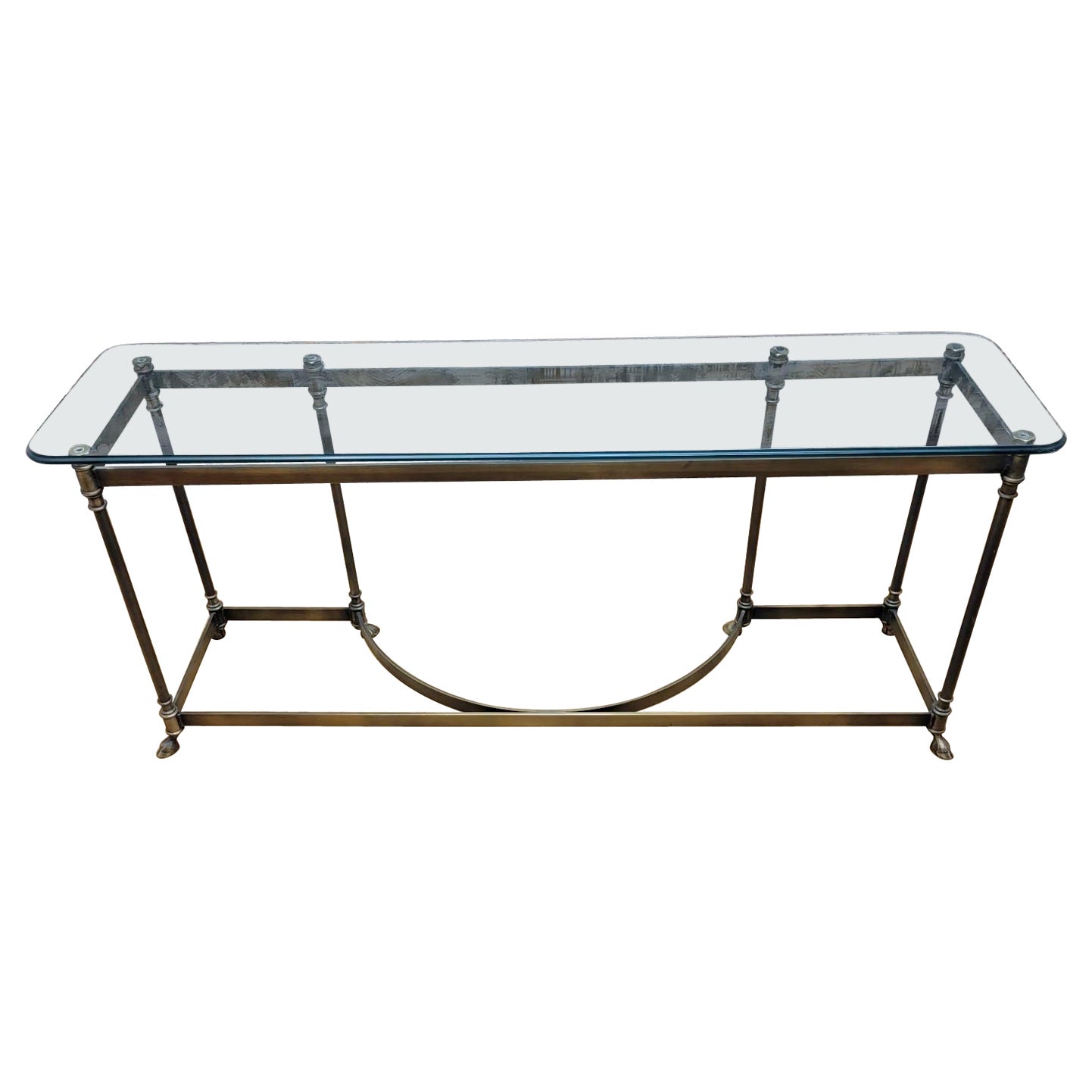 Table console vintage de style LaBarge avec pieds à capuche en laiton et plateau en verre Maison Jansen en vente