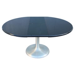 Ausziehbarer runder Tisch aus schwarzem Lack, satiniertem Metall, 1970  Moscatelli  Formanova