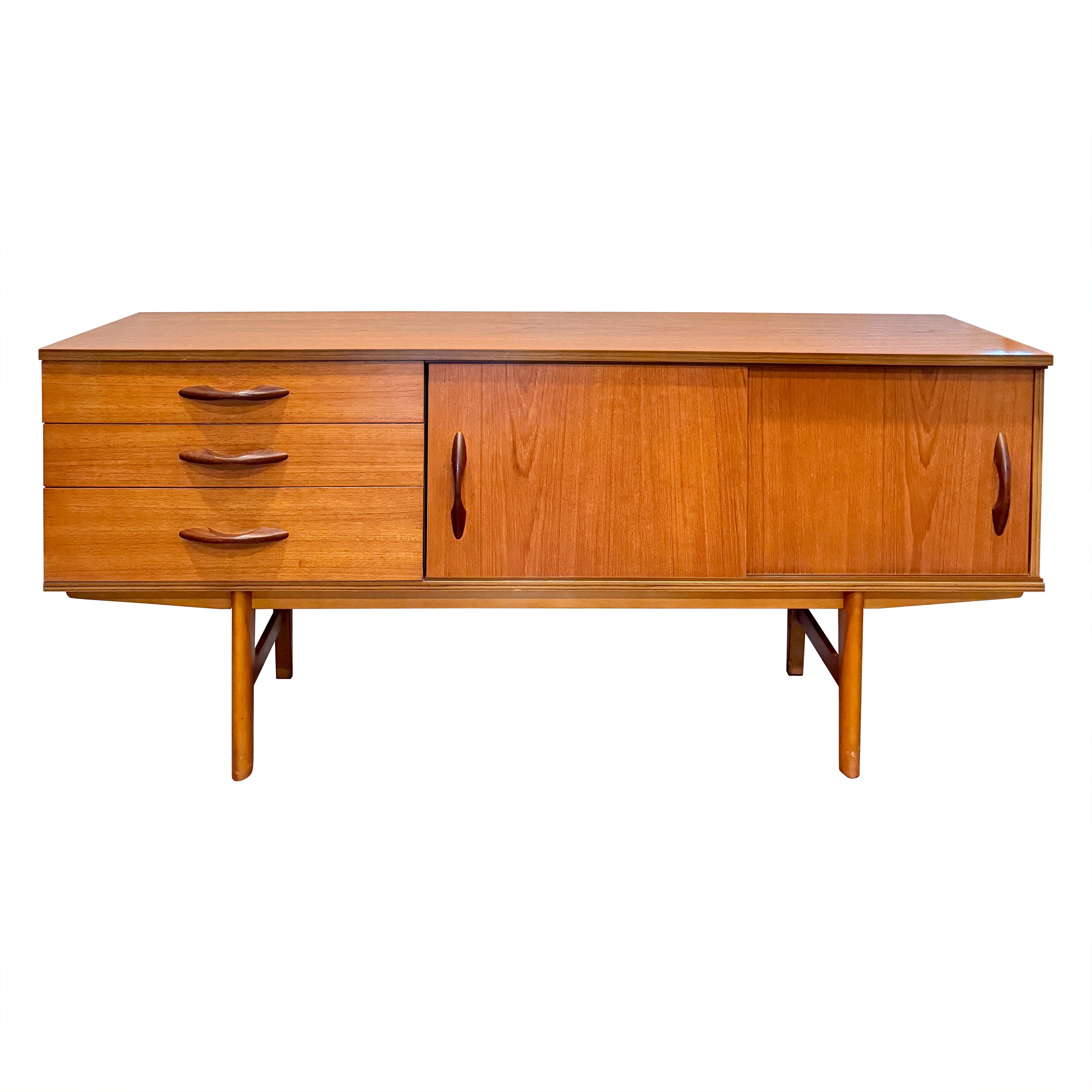 Mid century modern sideboard by Avalon, circa 1960s For Sale
