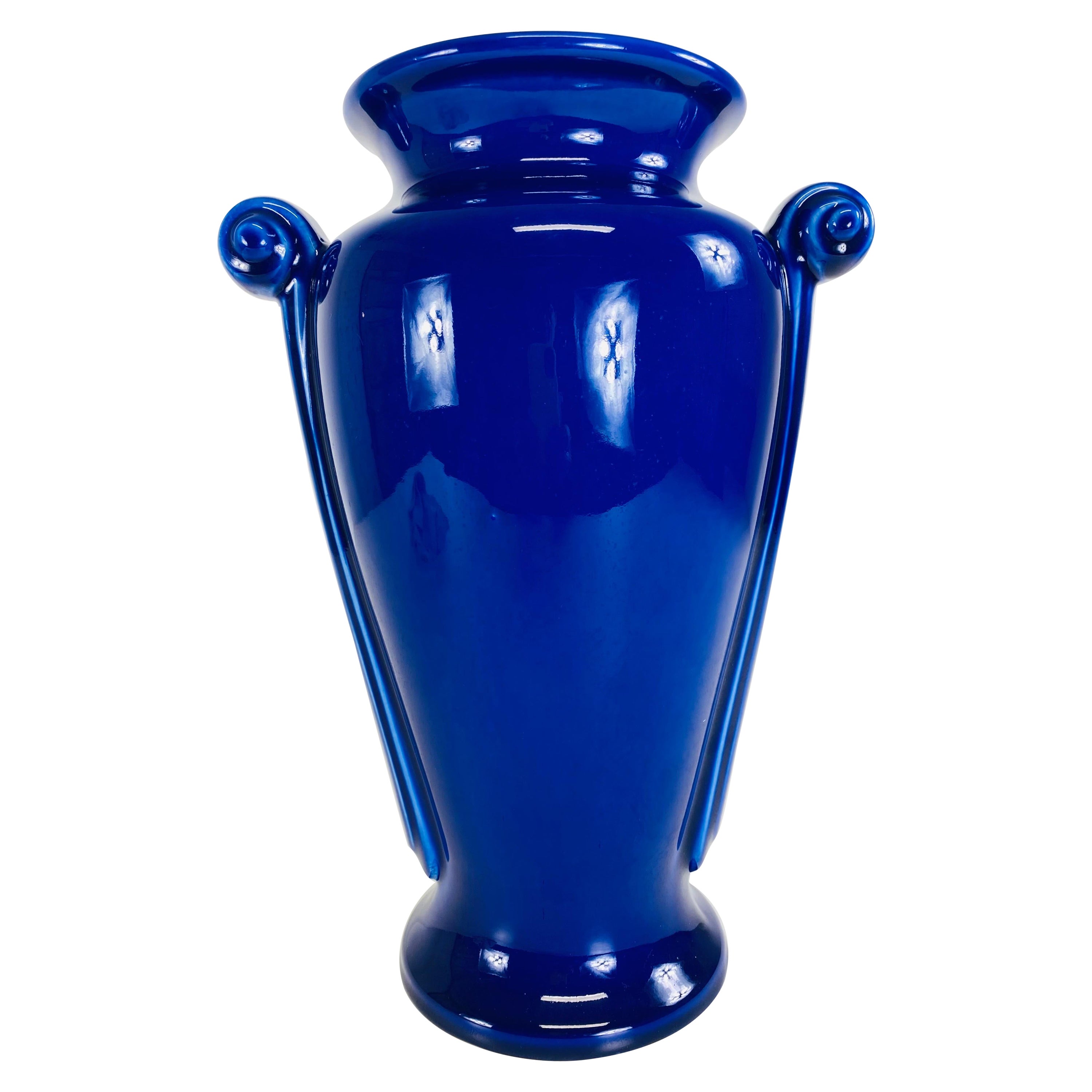 Vintage dynamic cobalt blue art deco style pottery vase. For Sale