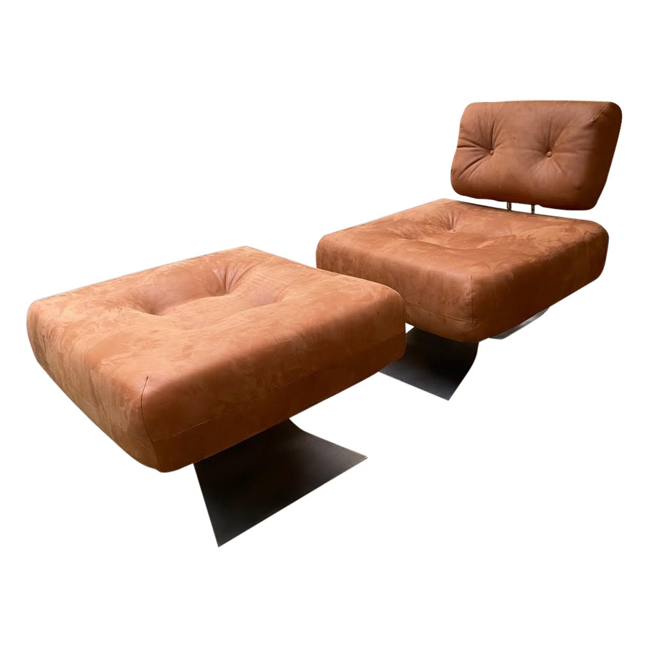 Oscar Niemeyer, Single armchair "Alta" and footrest, France, 1974 For Sale