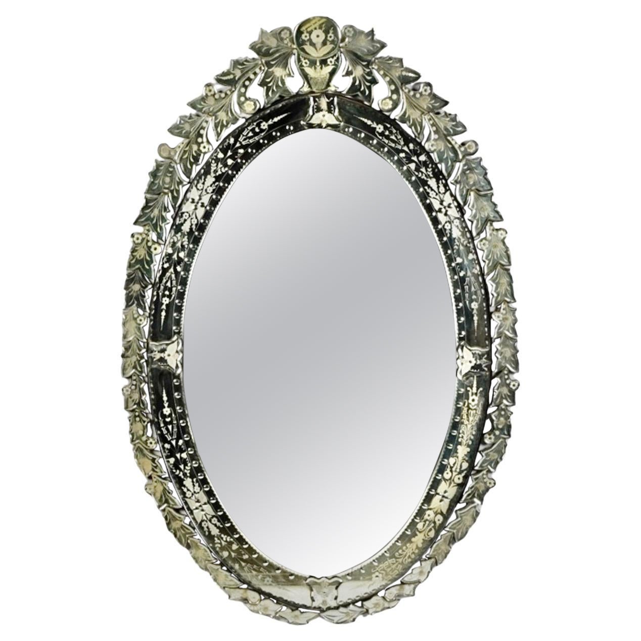 Grand miroir vénitien ovale en vente