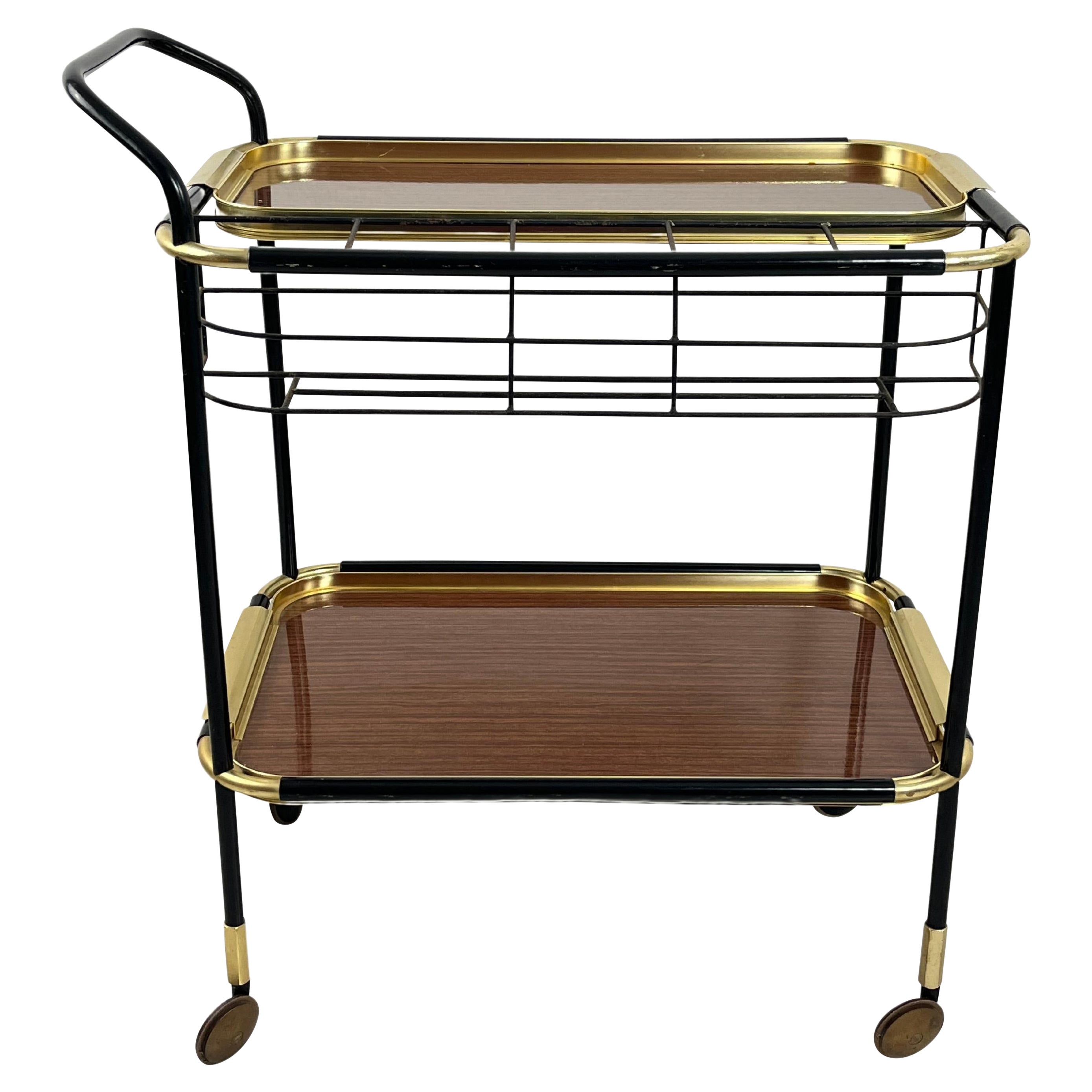 Mid-Century-Barwagen aus Messing im Stil von Ico Parisi mit abnehmbaren Tabletts, 1960er Jahre