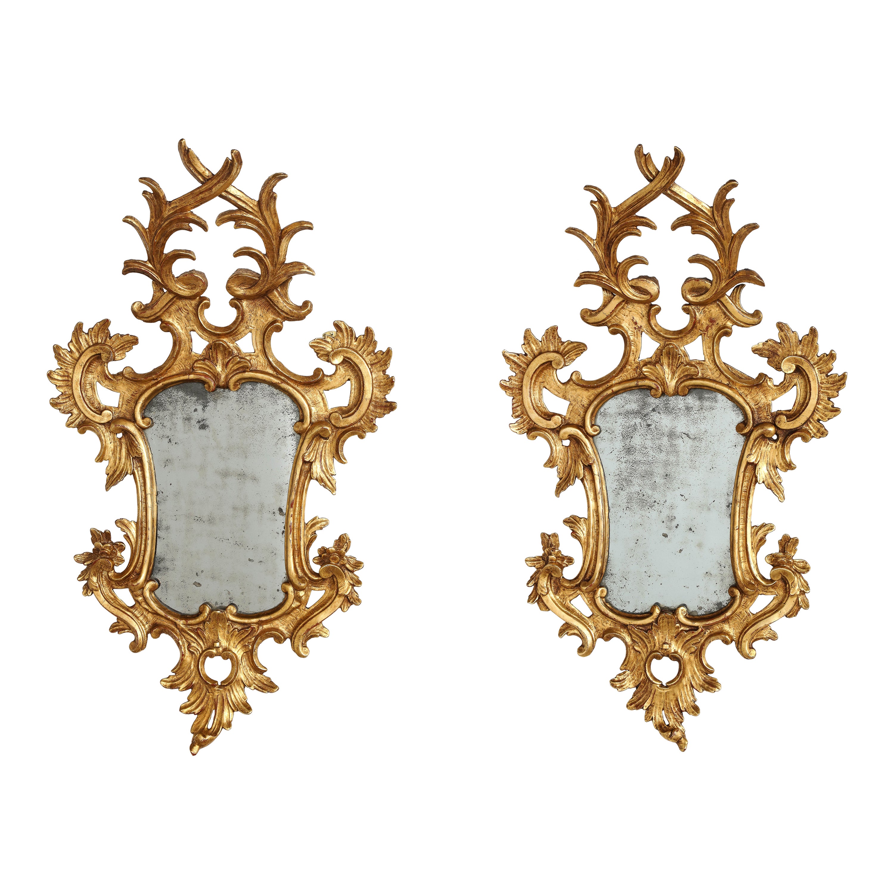 Paire de miroirs italiens rococo du XVIIIe siècle en bois sculpté et doré