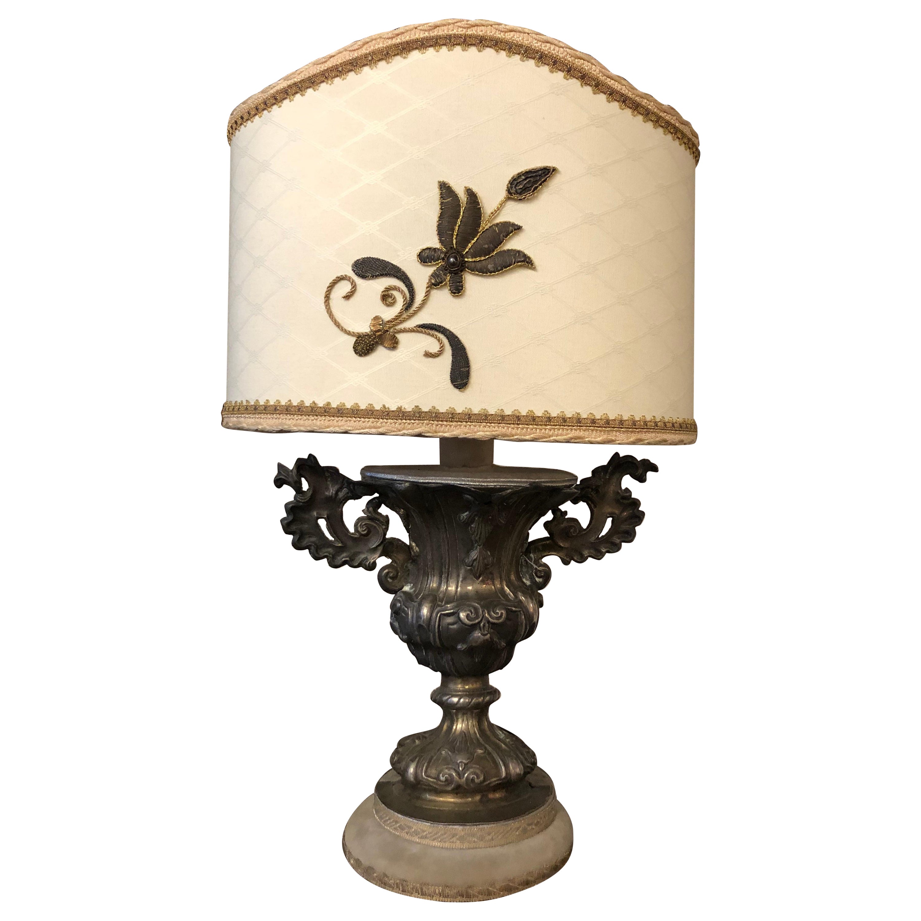 Italian Table Lamp 18th Century Baroque Vase Silver Beige Lampshade  For Sale