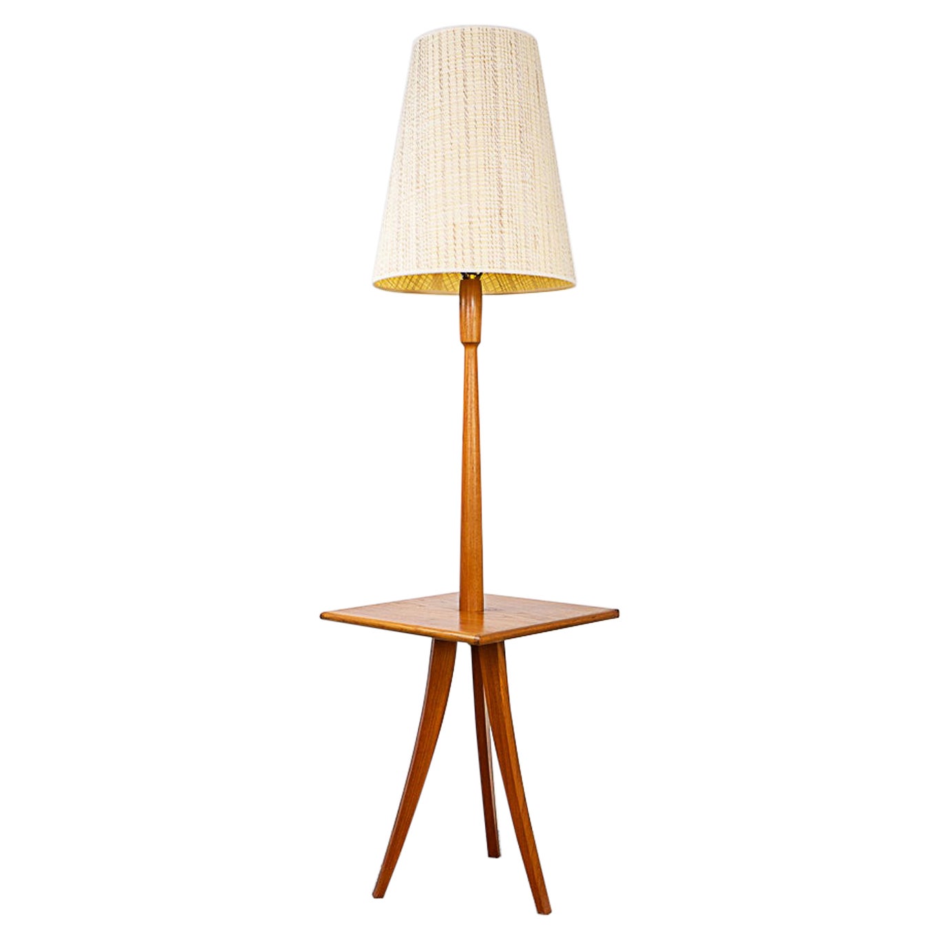 Dänische moderne Stehlampe aus Teakholz mit Tisch im Angebot