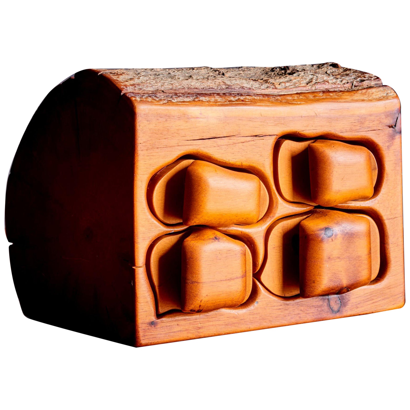 Kleine Studio-Schachtel aus rotem Holz mit vier Schubladen im Angebot