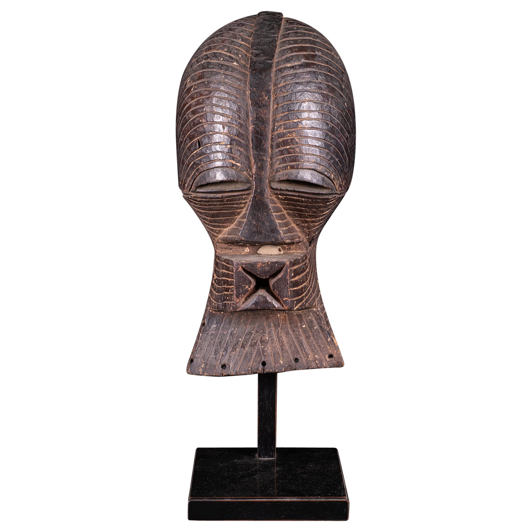 Weibliche Kifwebe-Maske mit altem Sammlungsetikett, Luba-Songye People, DR Kongo