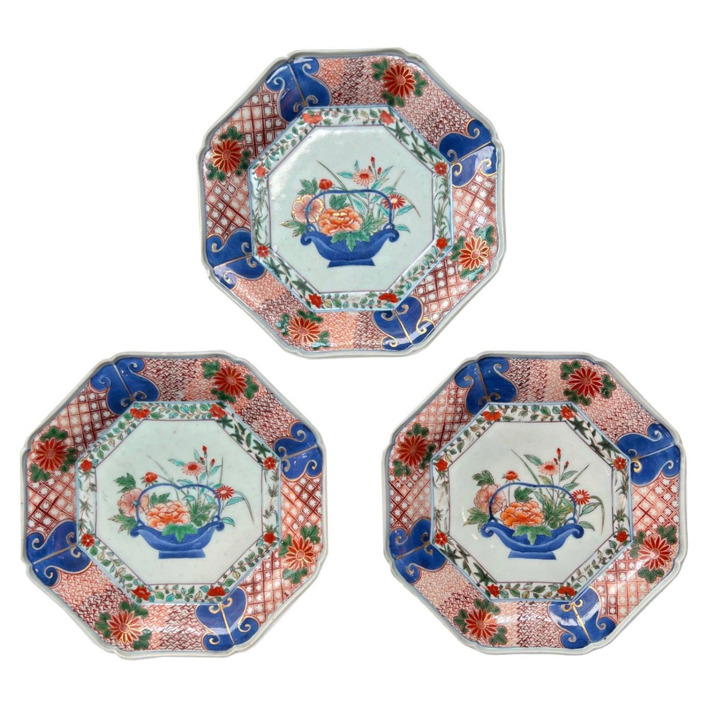 A set of 3 Kenjo-Imari porcelain
 Dishes, Japan Edo Period, 18th century. For Sale