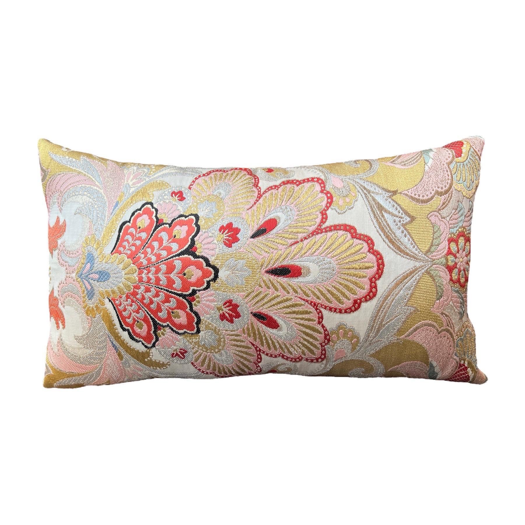 Luxury Silk pillow from Sinapango Interiors Paris For Sale